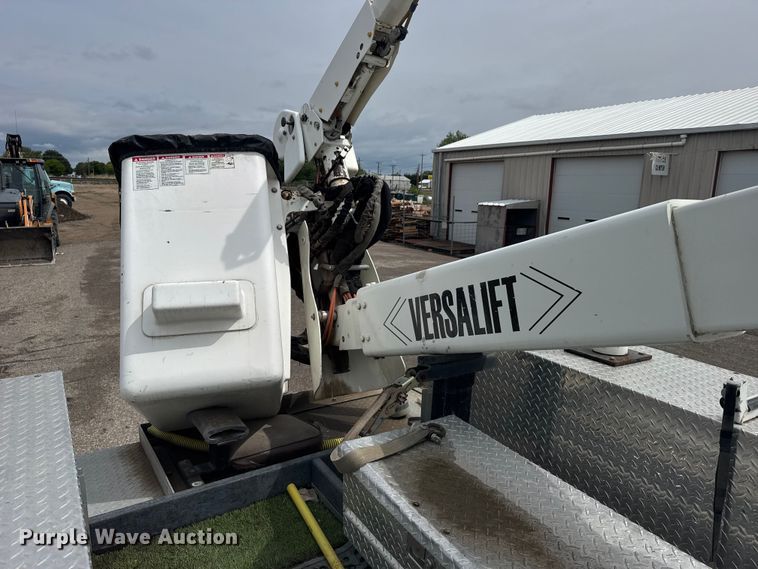image for item FB7335 2007 GMC C5500 bucket truck