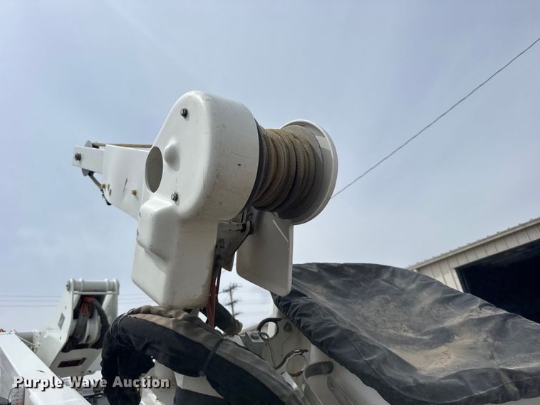 image for item FB7335 2007 GMC C5500 bucket truck