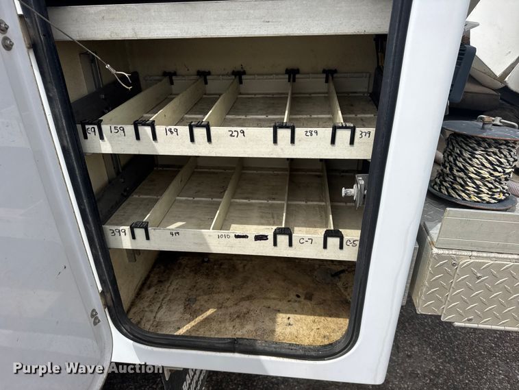 image for item FB7335 2007 GMC C5500 bucket truck