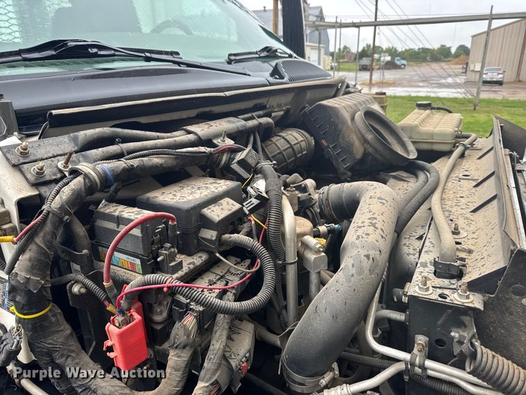 image for item FB7335 2007 GMC C5500 bucket truck