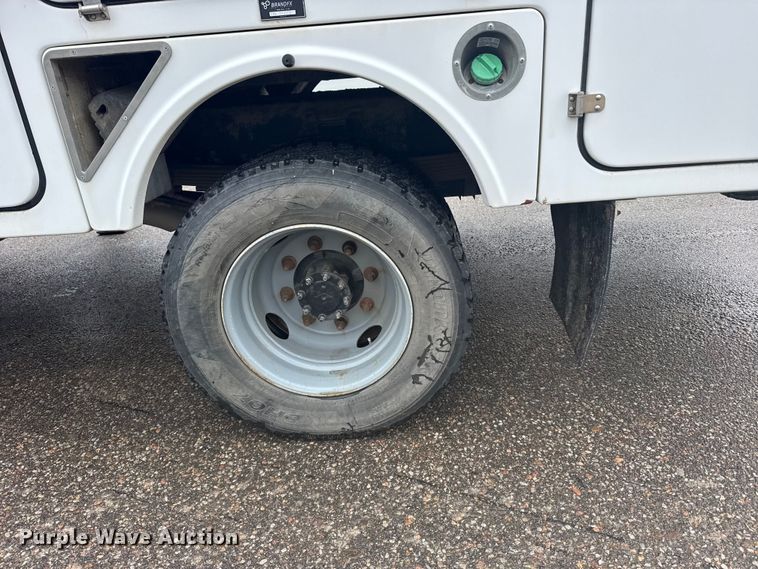 image for item FB7335 2007 GMC C5500 bucket truck