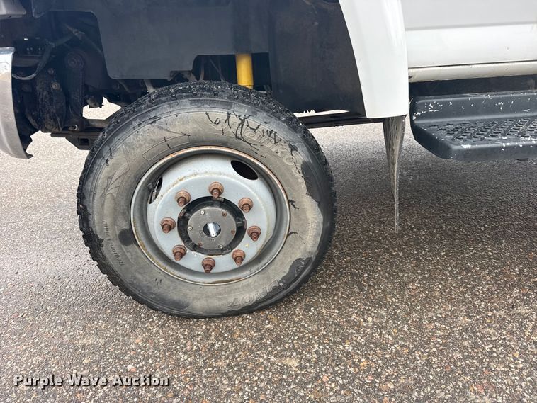 image for item FB7335 2007 GMC C5500 bucket truck