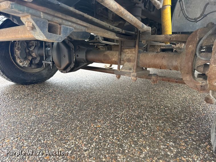 image for item FB7335 2007 GMC C5500 bucket truck
