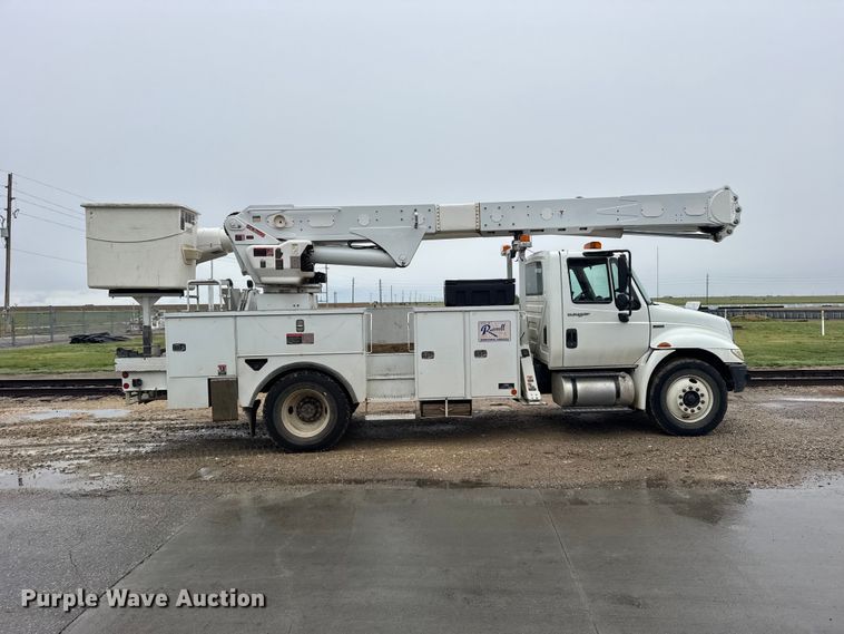 image for item FB7336 2009 International DuraStar bucket truck