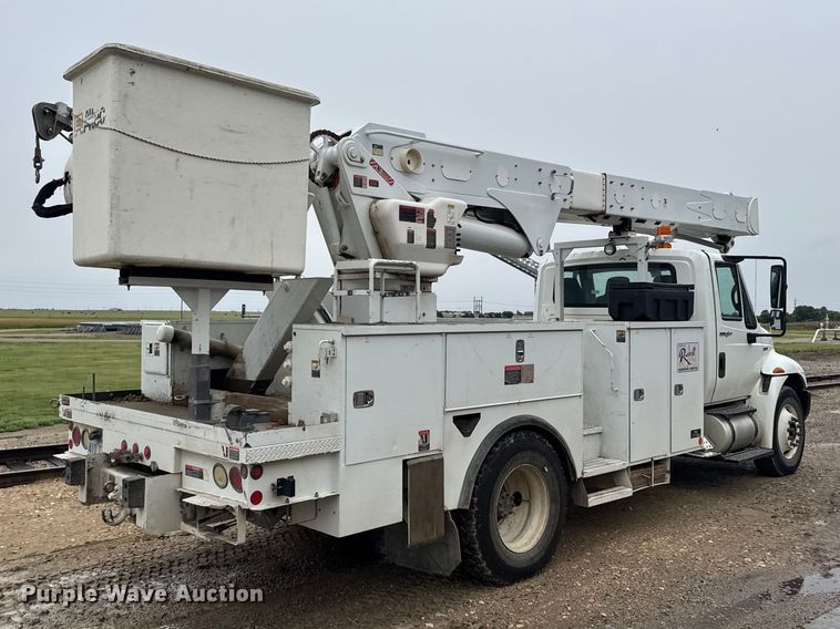 image for item FB7336 2009 International DuraStar bucket truck