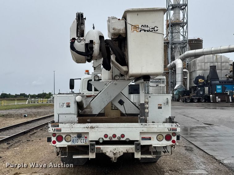 image for item FB7336 2009 International DuraStar bucket truck