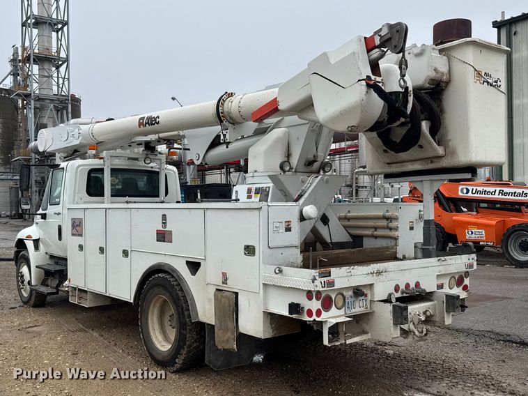 image for item FB7336 2009 International DuraStar bucket truck