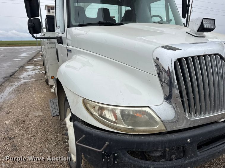 image for item FB7336 2009 International DuraStar bucket truck