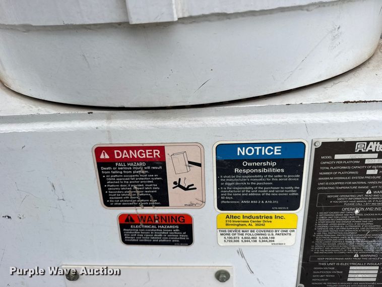 image for item FB7336 2009 International DuraStar bucket truck