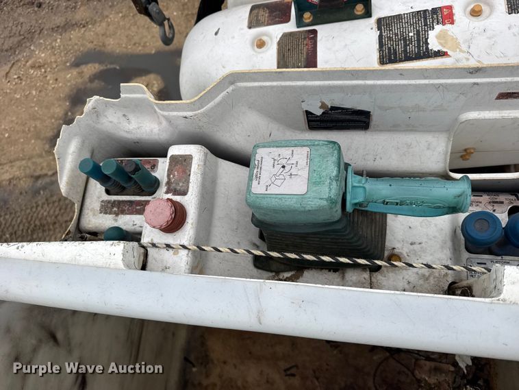 image for item FB7336 2009 International DuraStar bucket truck