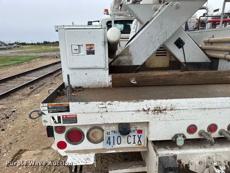 image for item FB7336 2009 International DuraStar bucket truck