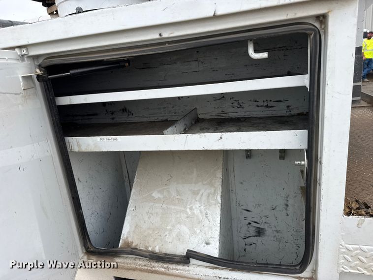 image for item FB7336 2009 International DuraStar bucket truck