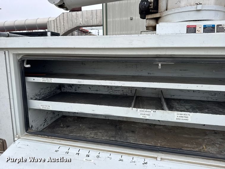 image for item FB7336 2009 International DuraStar bucket truck
