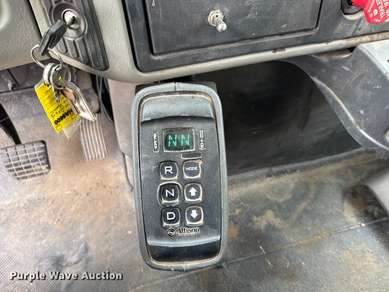 image for item FB7336 2009 International DuraStar bucket truck