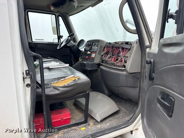 image for item FB7336 2009 International DuraStar bucket truck
