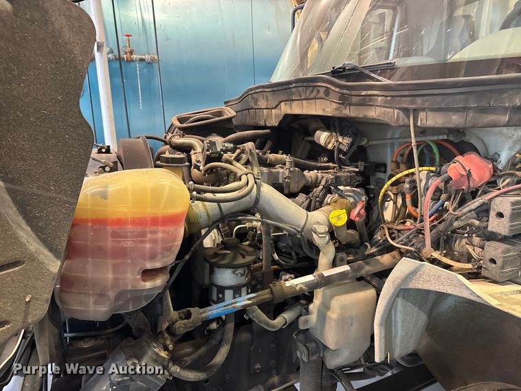 image for item FB7336 2009 International DuraStar bucket truck