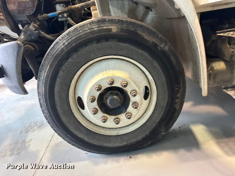 image for item FB7336 2009 International DuraStar bucket truck