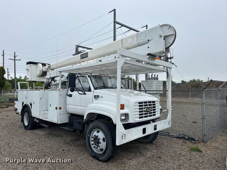 image for item FB7337 2002 Chevrolet C7500 bucket truck