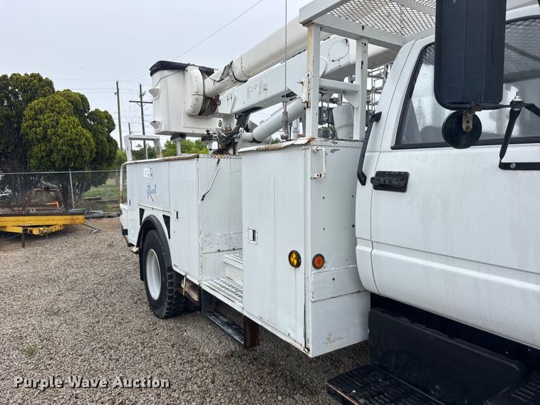 image for item FB7337 2002 Chevrolet C7500 bucket truck