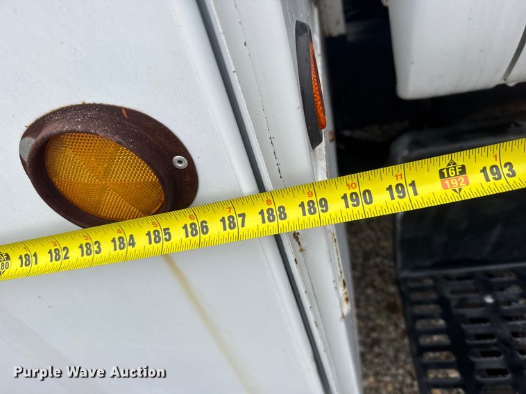 image for item FB7337 2002 Chevrolet C7500 bucket truck
