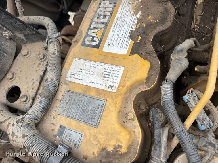 image for item FB7337 2002 Chevrolet C7500 bucket truck