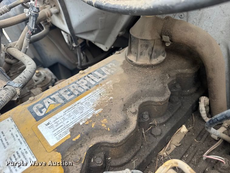 image for item FB7337 2002 Chevrolet C7500 bucket truck