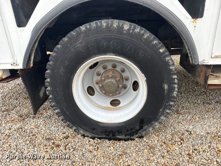 image for item FB7337 2002 Chevrolet C7500 bucket truck