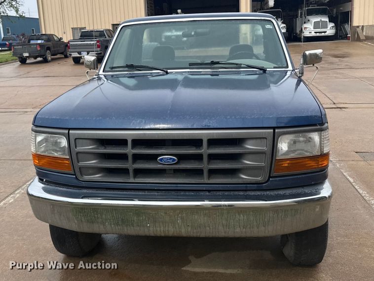 image for item FB7338 1995 Ford F250 pickup truck