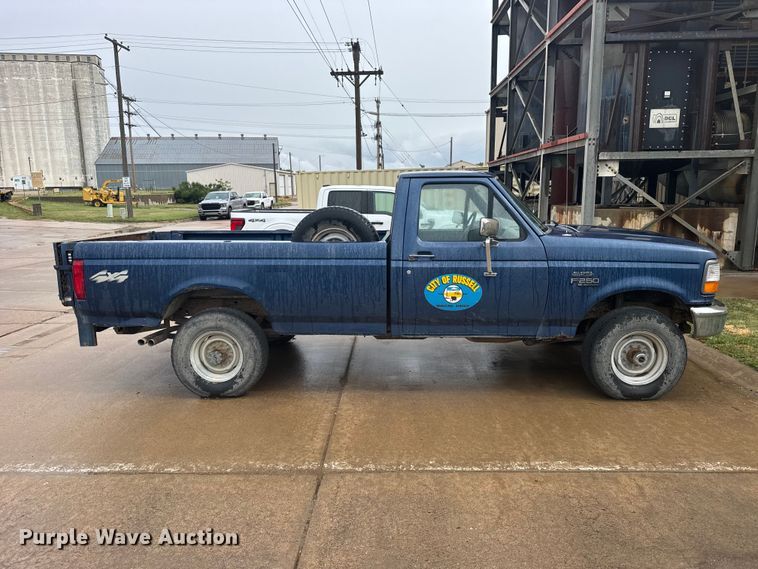 image for item FB7338 1995 Ford F250 pickup truck