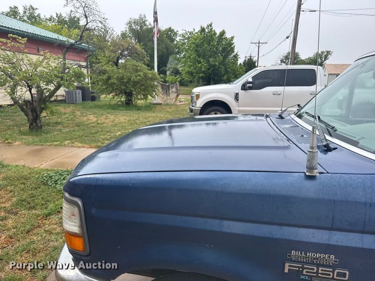 image for item FB7338 1995 Ford F250 pickup truck