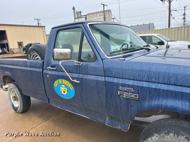 image for item FB7338 1995 Ford F250 pickup truck