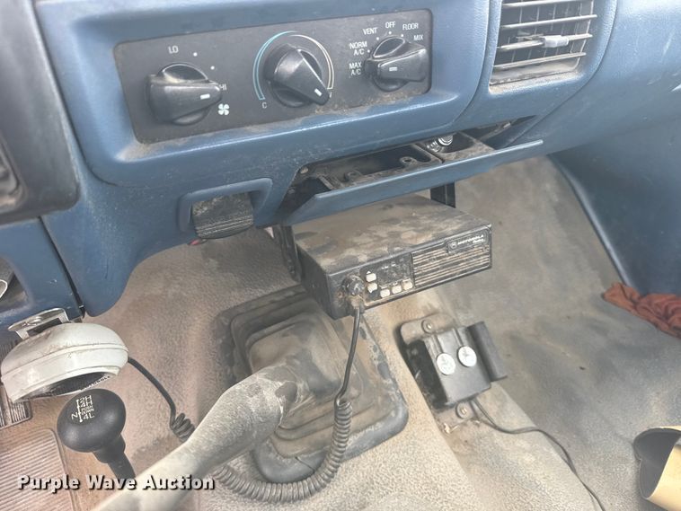 image for item FB7338 1995 Ford F250 pickup truck