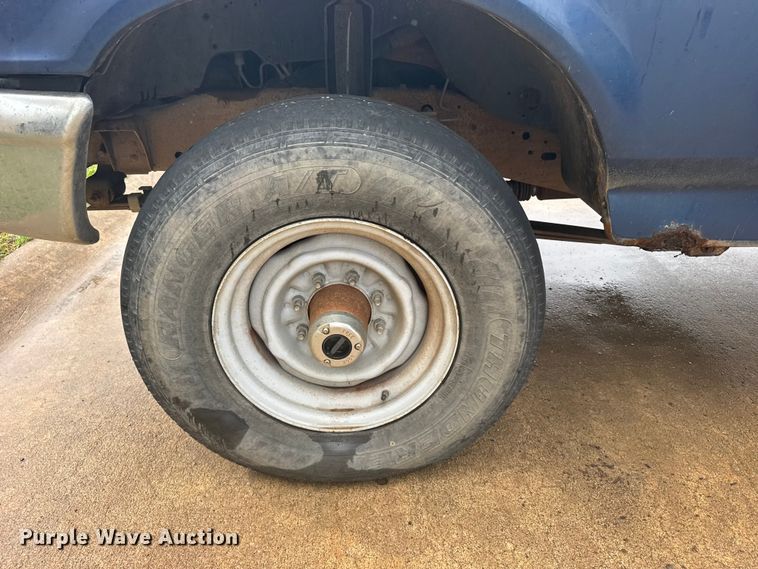image for item FB7338 1995 Ford F250 pickup truck