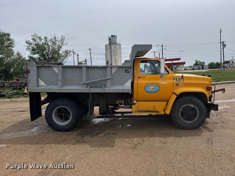 image for item FB7342 1982 GMC 7000 dump truck