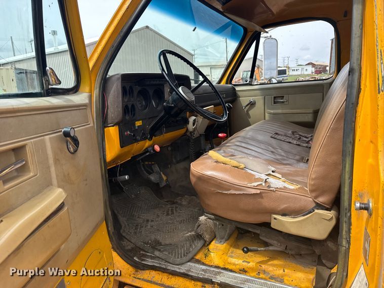 image for item FB7342 1982 GMC 7000 dump truck