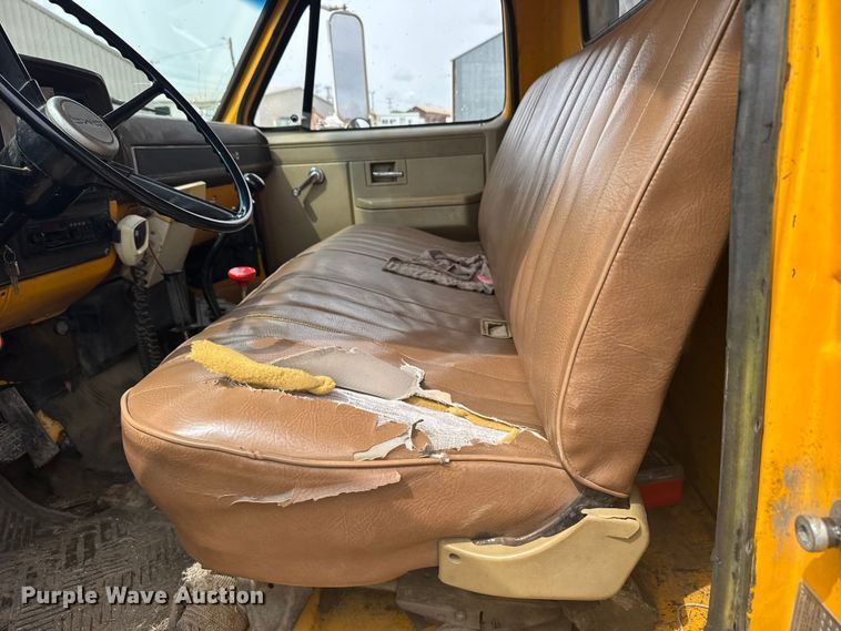 image for item FB7342 1982 GMC 7000 dump truck