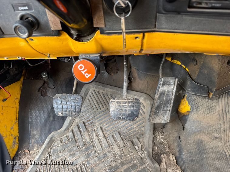 image for item FB7342 1982 GMC 7000 dump truck