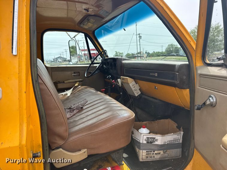 image for item FB7342 1982 GMC 7000 dump truck