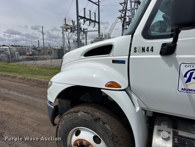 image for item FB7344 2012 International DuraStar refuse truck