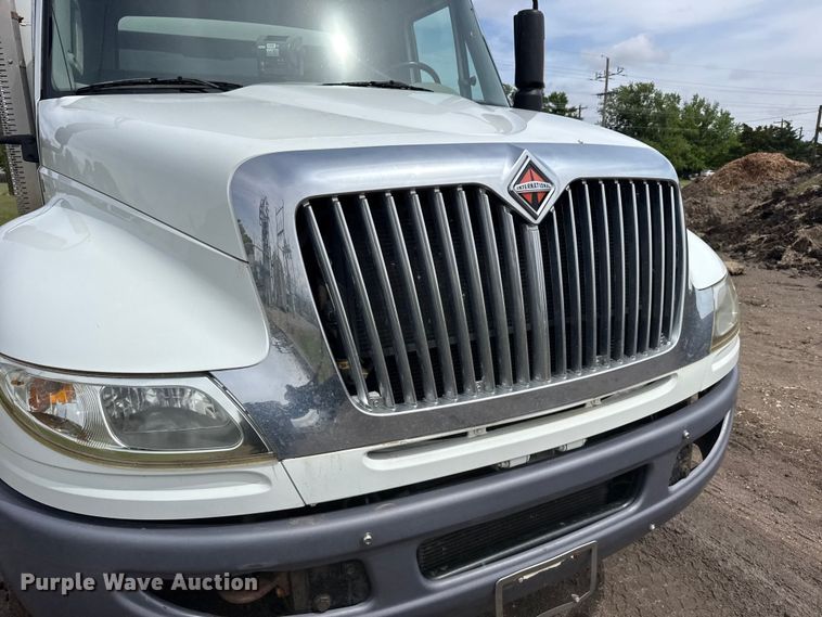 image for item FB7344 2012 International DuraStar refuse truck