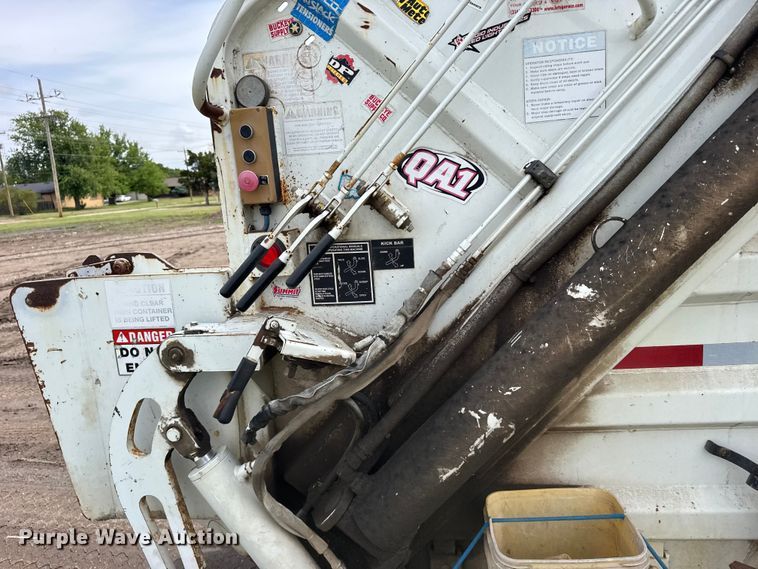 image for item FB7344 2012 International DuraStar refuse truck