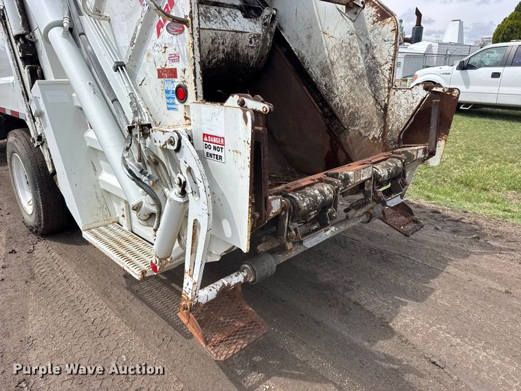 image for item FB7344 2012 International DuraStar refuse truck