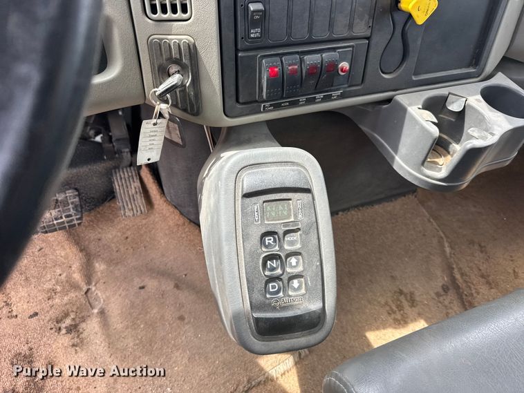 image for item FB7344 2012 International DuraStar refuse truck