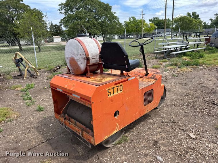 image for item FB7345 Vibrapac double drum vibratory roller