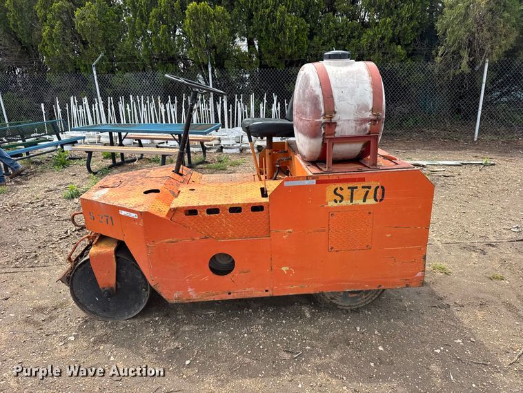 image for item FB7345 Vibrapac double drum vibratory roller