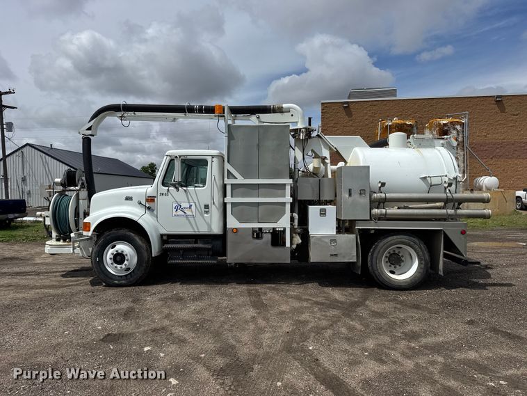 image for item FB7346 2000 International 4700 vacuum truck