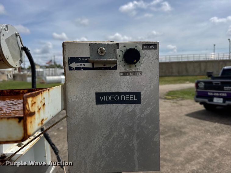 image for item FB7346 2000 International 4700 vacuum truck
