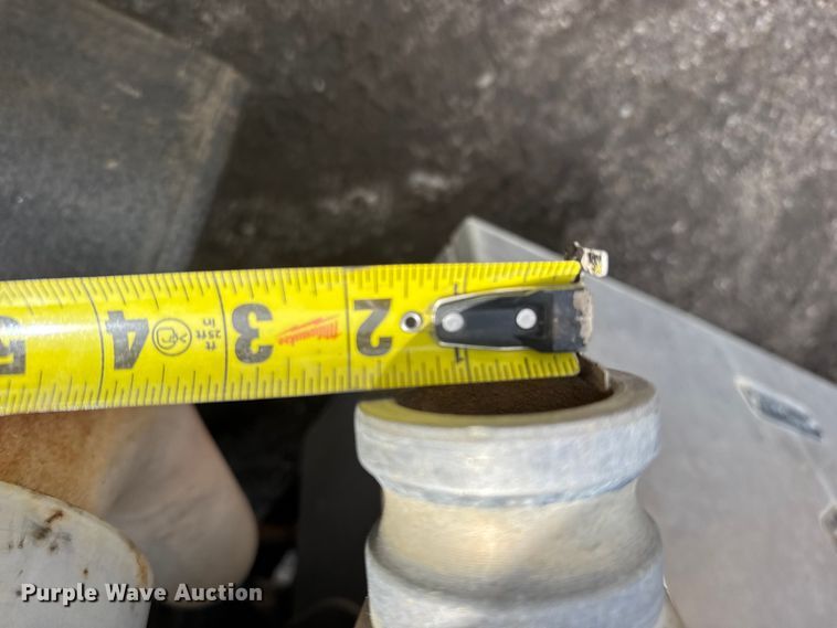 image for item FB7346 2000 International 4700 vacuum truck