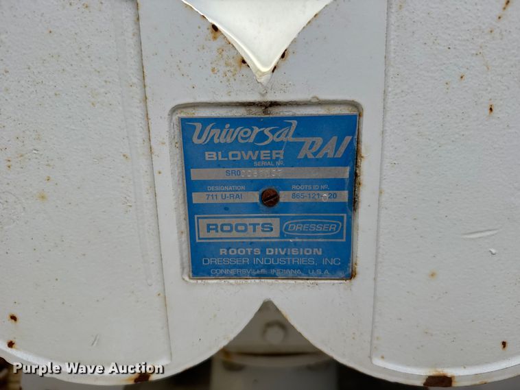 image for item FB7346 2000 International 4700 vacuum truck