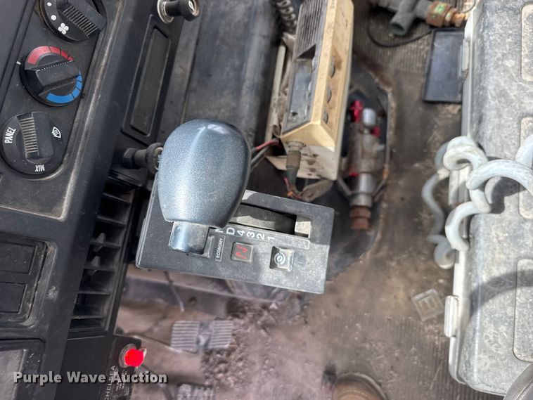 image for item FB7346 2000 International 4700 vacuum truck